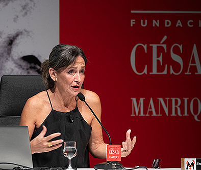 Anatxu Zabalbeascoa: «Una acera es la verdadera democracia»