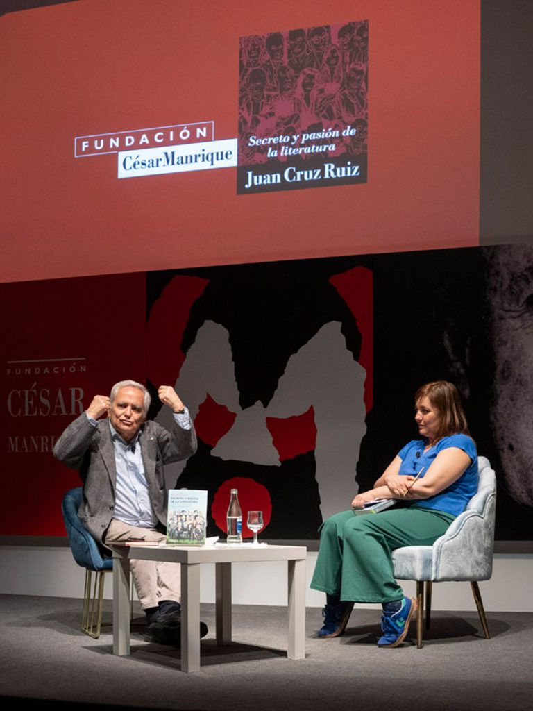 Eva Cruz: «Parece un libro sobre escritores, pero es sobre la amistad»